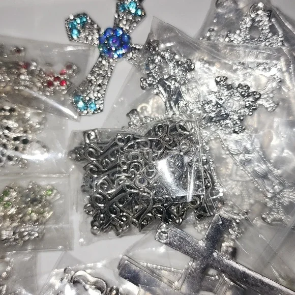 Lot Of Crosses💐🌸⚘️L@@K Pls - Picture 6 of 8